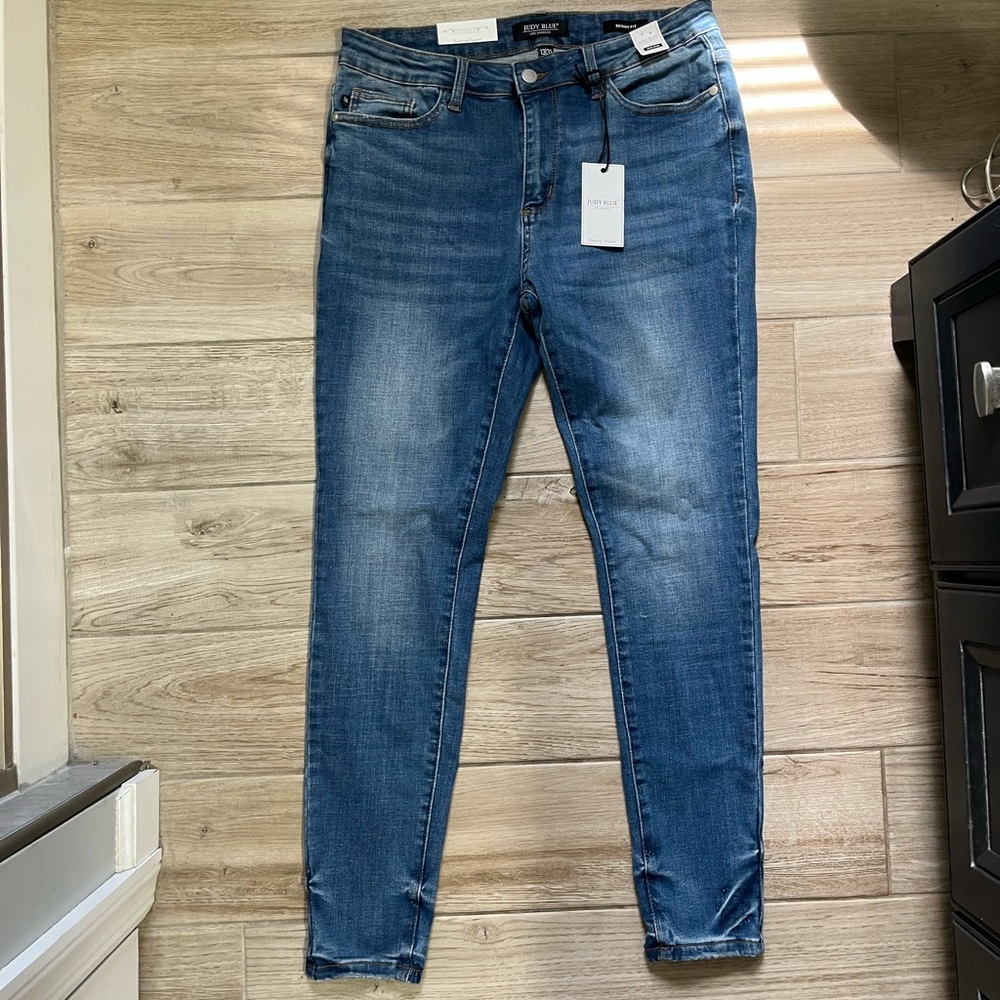 Judy Blue Mid Rise Skinny Jeans Size 13/31 NWT
